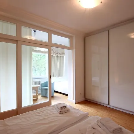 Stranddistel By Rujana Binz