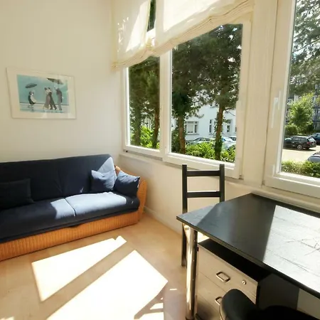 Stranddistel By Rujana