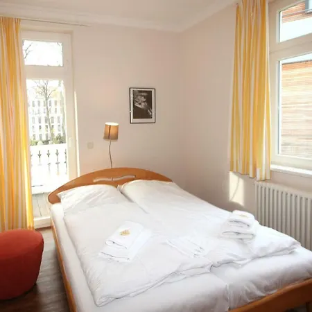 Stranddistel By Rujana